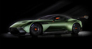 Aston martin vulcan entière