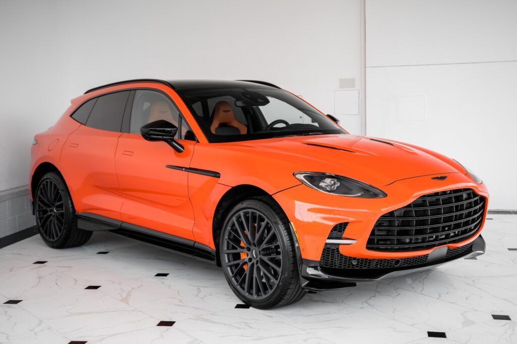 Assurance Aston Martin Synapse Orange